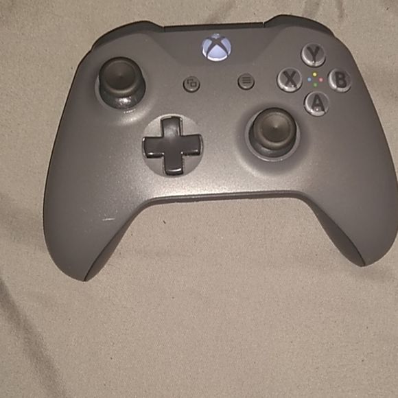 Xbox controller - Picture 2 of 2